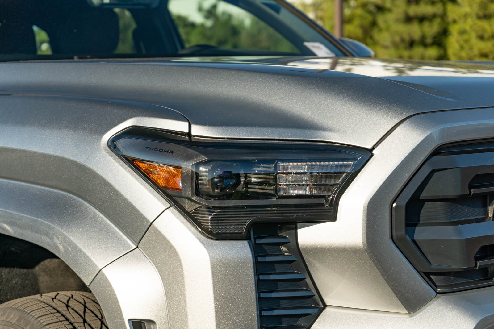 Certified 2025 Toyota Tacoma SR5 AWD/4WD image 13