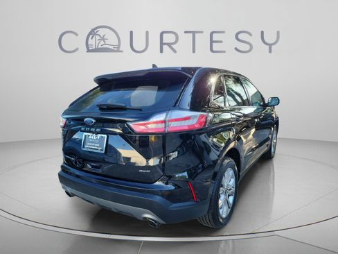 Used 2024 Ford Edge Titanium AWD/4WD image 3