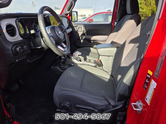 Used 2024 Jeep Wrangler Unlimited Sahara AWD/4WD image 9