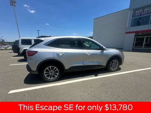 Used 2020 Ford Escape SE FWD image 14