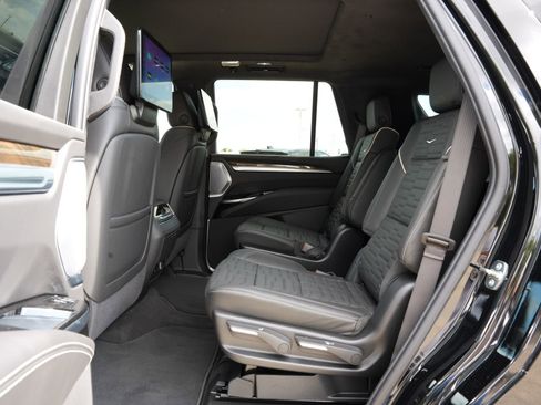 New 2026 Cadillac Escalade Platinum Sport w/ LPO, ONYX Package image 20