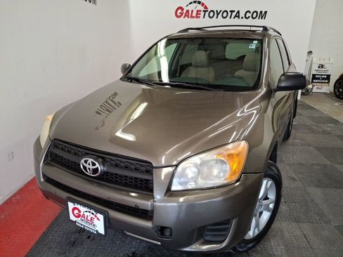 Used 2011 Toyota RAV4 4WD w/ Upgrade Value Pkg image 2