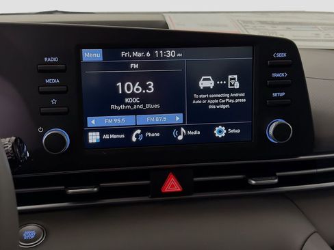 Used 2025 Hyundai Elantra Sport FWD image 31