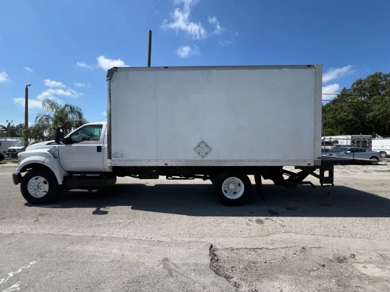 Used 2017 Ford F650 2WD Regular Cab Super Duty image 7