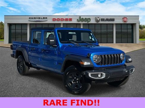Used 2024 Jeep Gladiator Sport image 2