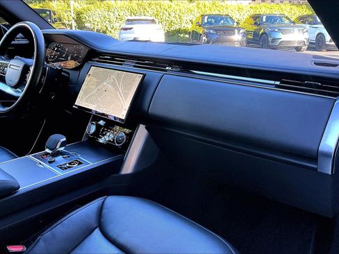 Used 2023 Land Rover Range Rover SE image 17