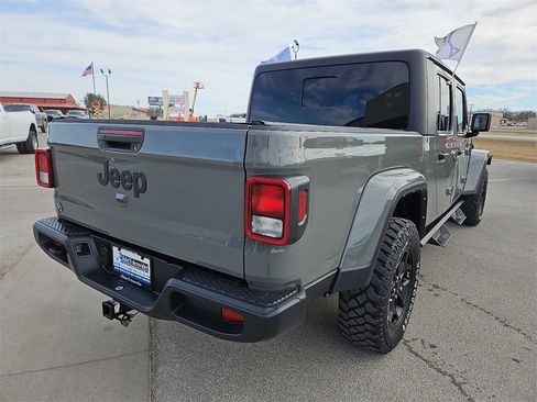 Used 2021 Jeep Gladiator Willys image 6
