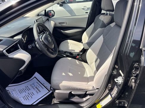 Used 2020 Toyota Corolla LE w/ LE Premium Package image 11