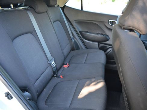 Used 2021 Hyundai Venue SE FWD image 15