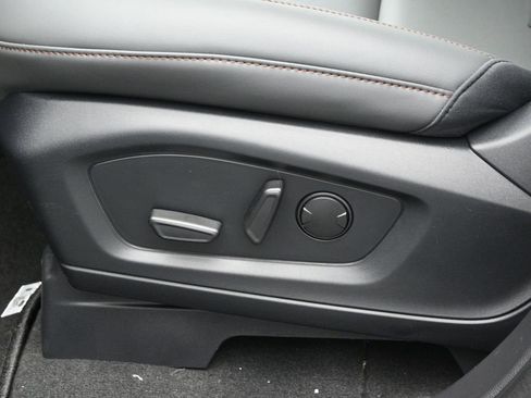 New 2025 Ford Explorer Active w/ Active Comfort Package image 31