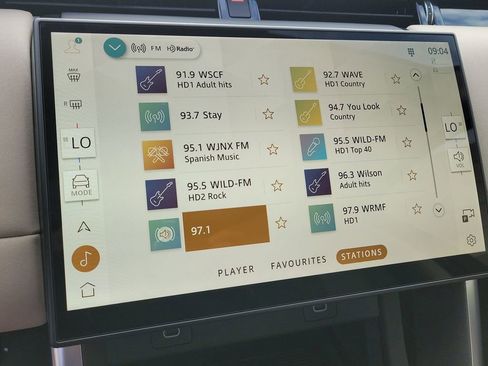 New 2025 Land Rover Discovery Sport S image 8