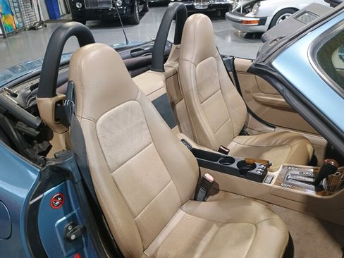 Used 2000 BMW Z3 2.5i RWD image 31