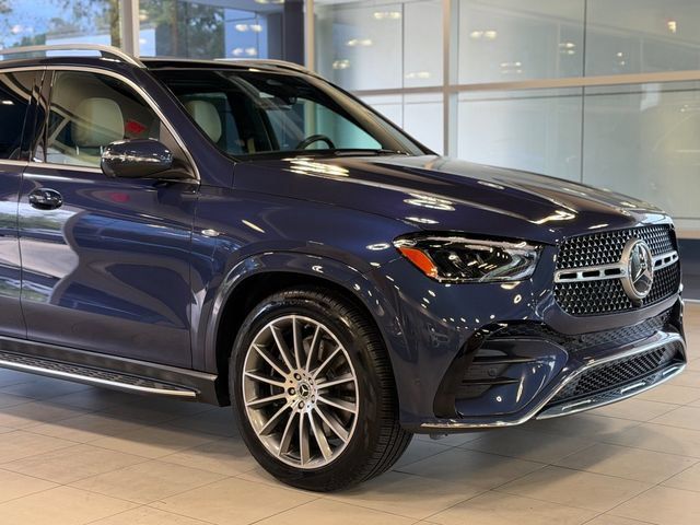 Used 2025 Mercedes-Benz GLE 450e 4MATIC w/ AMG Line Exterior image 5