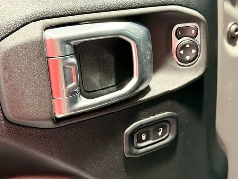 Used 2021 Jeep Wrangler Unlimited Sport AWD/4WD image 18