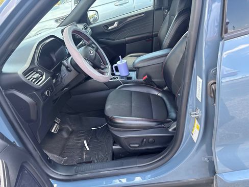 Used 2024 Ford Escape ST-Line w/ Tech Pack #1 FWD image 5