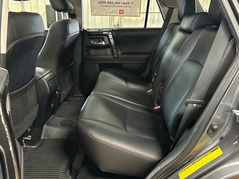 Certified 2022 Toyota 4Runner TRD Off-Road Premium w/ Moonroof Package AWD/4WD image 26