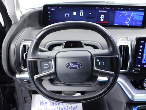 Used 2025 Ford Expedition Max Platinum AWD/4WD image 18
