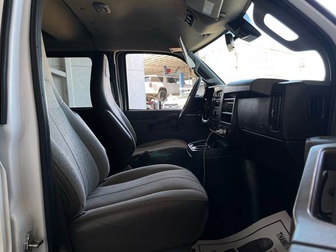 Used 2024 Chevrolet Express 3500 LT w/ LT Preferred Equipment Group RWD image 13