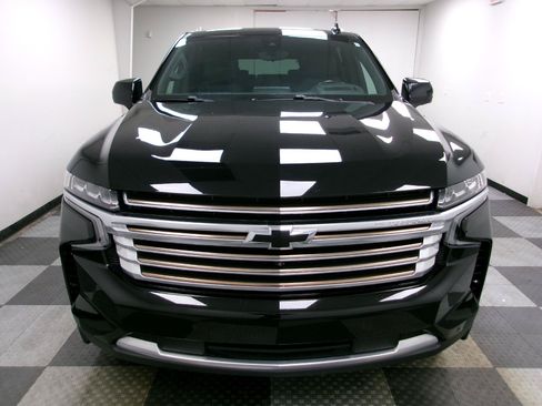 Used 2021 Chevrolet Suburban High Country w/ Premium Package AWD/4WD image 18