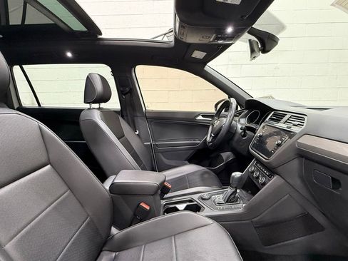 Used 2021 Volkswagen Tiguan SE R-Line AWD/4WD image 39