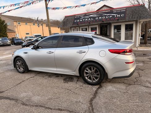 Used 2020 Kia Optima LX image 4