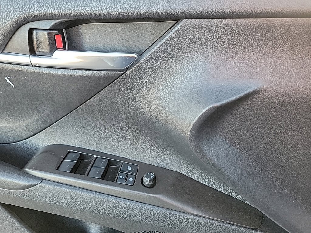 Used 2022 Toyota Camry SE FWD image 11