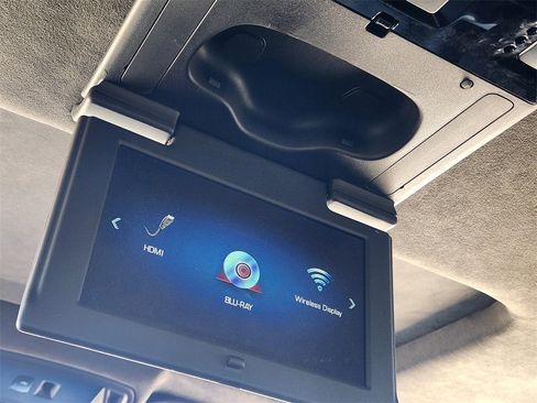 Used 2019 Cadillac Escalade ESV Platinum image 31