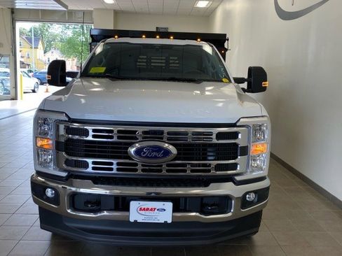 New 2025 Ford F350 XL w/ XL Chrome Package image 3