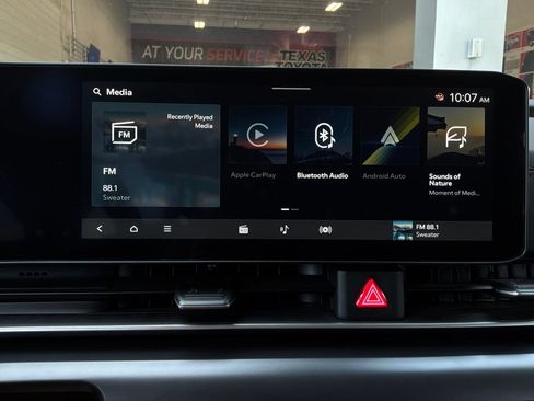 Used 2026 Kia Carnival FWD image 35