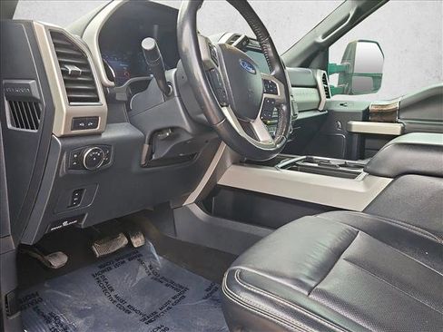 Used 2022 Ford F350 Lariat w/ Black Appearance Package image 9