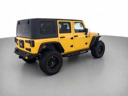 Used 2008 Jeep Wrangler Unlimited Rubicon w/ Dual Top Group AWD/4WD image 5