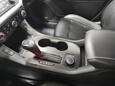 Used 2019 GMC Acadia SLT w/ LPO, Floor Liner Package image 35