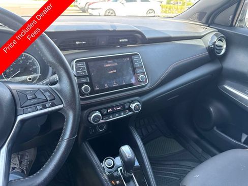 Used 2019 Nissan Kicks SR w/ SR Premium Package FWD image 10