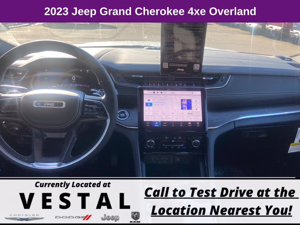 New 2023 Jeep Grand Cherokee Overland AWD/4WD image 17