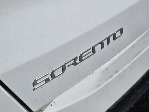 New 2026 Kia Sorento S w/ S Panoramic Sunroof Package image 7