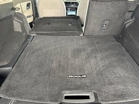 Used 2025 Nissan Rogue SV image 23