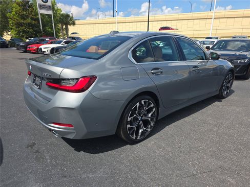 Used 2025 BMW 330i Sedan RWD image 2