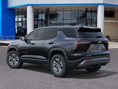 New 2026 Chevrolet Equinox LT w/ Convenience Package II FWD image 3