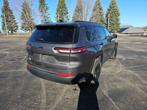Used 2023 Jeep Grand Cherokee L Limited w/ Black Appearance Package image 6