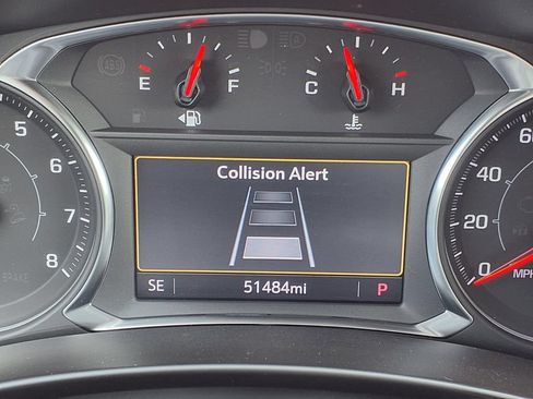 Used 2024 GMC Terrain SLT AWD/4WD image 16
