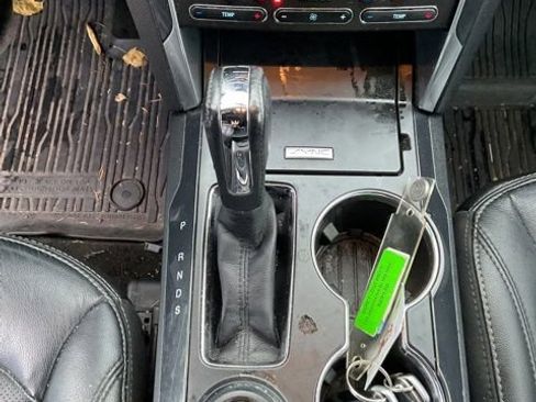 Used 2017 Ford Explorer Limited image 17