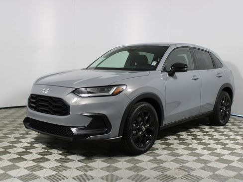 Used 2025 Honda HR-V Sport image 3