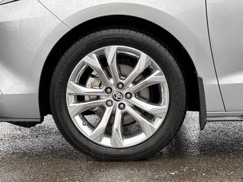 Used 2023 Toyota Sienna Platinum image 35