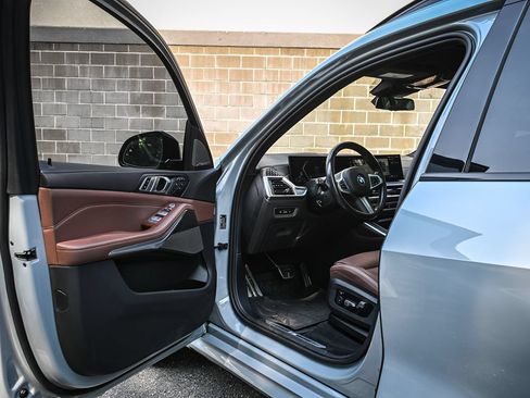 Used 2024 BMW X7 xDrive40i w/ Executive Package AWD/4WD image 7