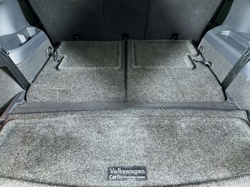 Used 2020 Volkswagen Tiguan SE w/ Panoramic Sunroof Package image 33