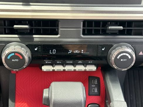 Used 2025 Toyota Tacoma TRD Sport AWD/4WD image 29