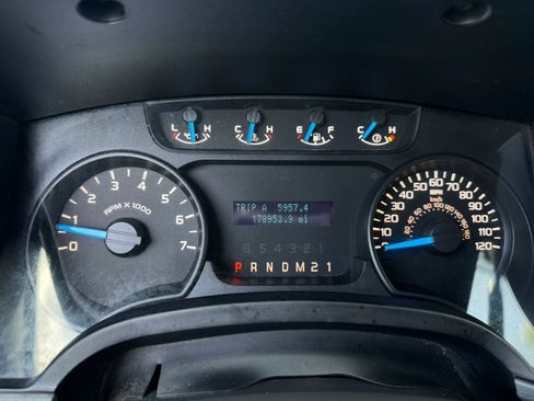 Used 2013 Ford F150 XL w/ Mid Equipment Group RWD image 23