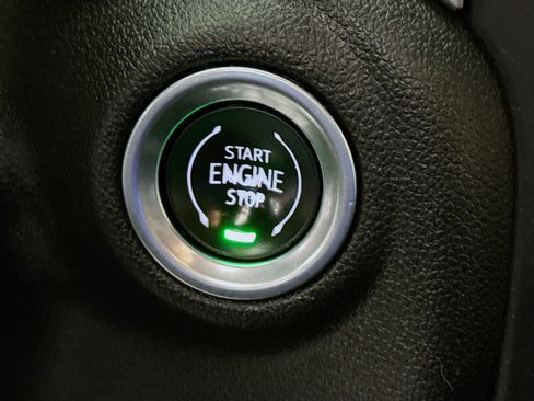 Used 2022 Chevrolet Silverado 1500 LT AWD/4WD image 20