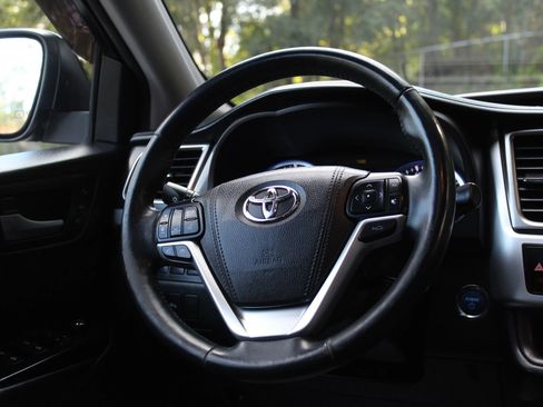 Used 2016 Toyota Highlander Limited Platinum image 23