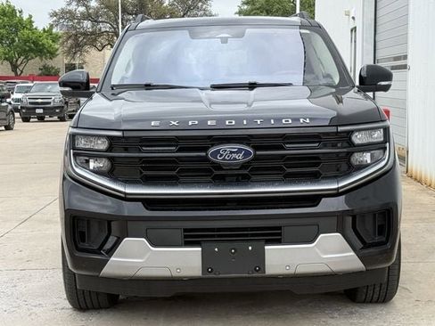 Used 2025 Ford Expedition Max Platinum image 8
